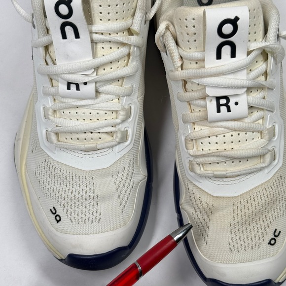 On The Roger Pro Tennis Shoes White Navy Mesh Womens Athletic Size 8.5 - Picture 7 of 9